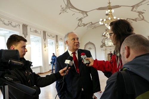 W Akademii Rycerskiej koniec wieńczy dzieło 1a