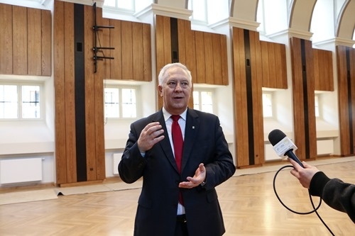 W Akademii Rycerskiej koniec wieńczy dzieło 4b