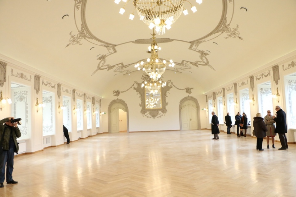 W Akademii Rycerskiej koniec wieńczy dzieło 1a