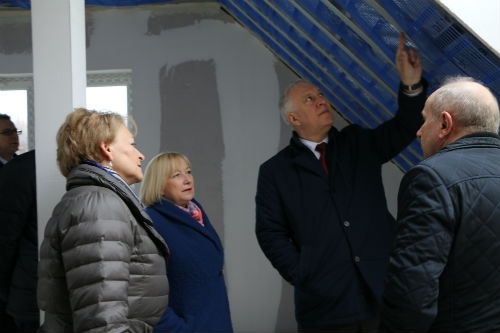 Prezydent Tadeusz Krzakowski na budowie tbs