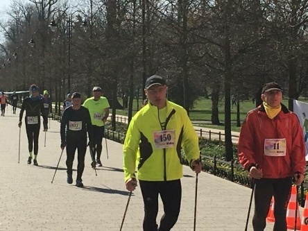 uczestnicy nordic walking