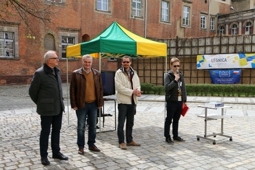 dziedziniec zamku piastowskiego