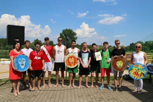 zwycięzcy zmagań sportowych na kormoranie