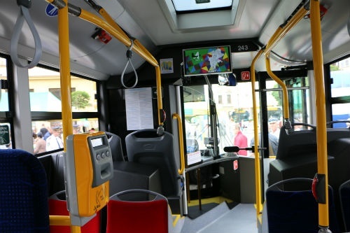 wnętrze autobusu