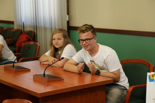 dzieci zadają pytania