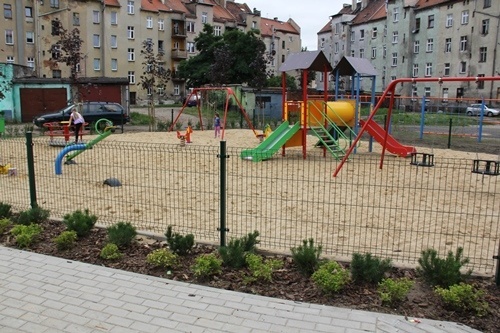 plac zabaw zakaczawie lbo