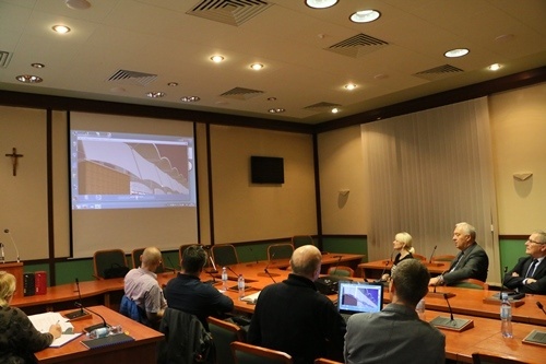 zadaszenie stadionu miejskiego