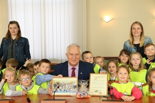 Elfy i Gumisie z wizytą w Ratu 4