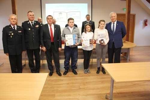 młodziez zapobiega pozarom